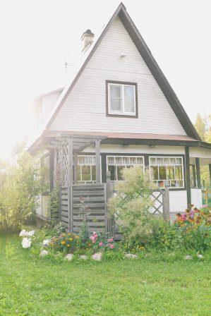COUNTRY HOUSE (pexels-ksenia-chernaya)